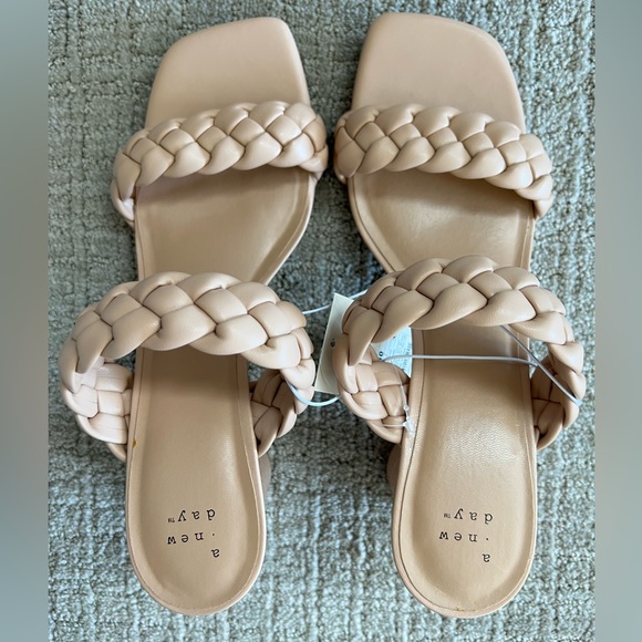 Tan Braided Sandal Size 10 - Picture 6 of 8